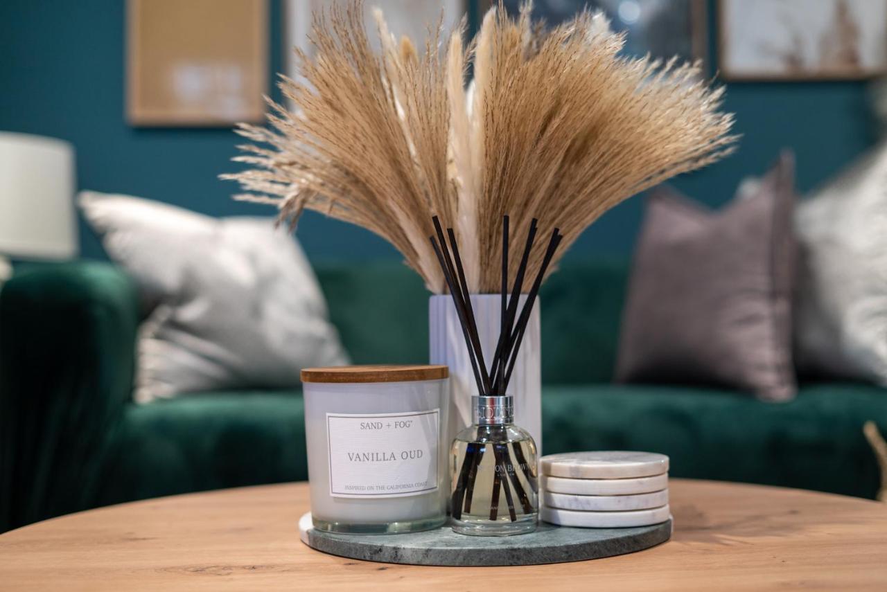 Spring Mount Huge Luxury Full Apartment- Harrogate Centre-Two Extremely Comfy Kingsize Bedrooms-Fully Equipped Modern Kitchen-Cosy Living Room With Huge Tv Exterior foto