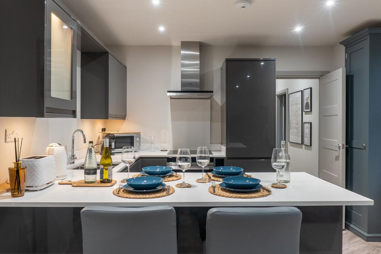 Spring Mount Huge Luxury Full Apartment- Harrogate Centre-Two Extremely Comfy Kingsize Bedrooms-Fully Equipped Modern Kitchen-Cosy Living Room With Huge Tv Exterior foto