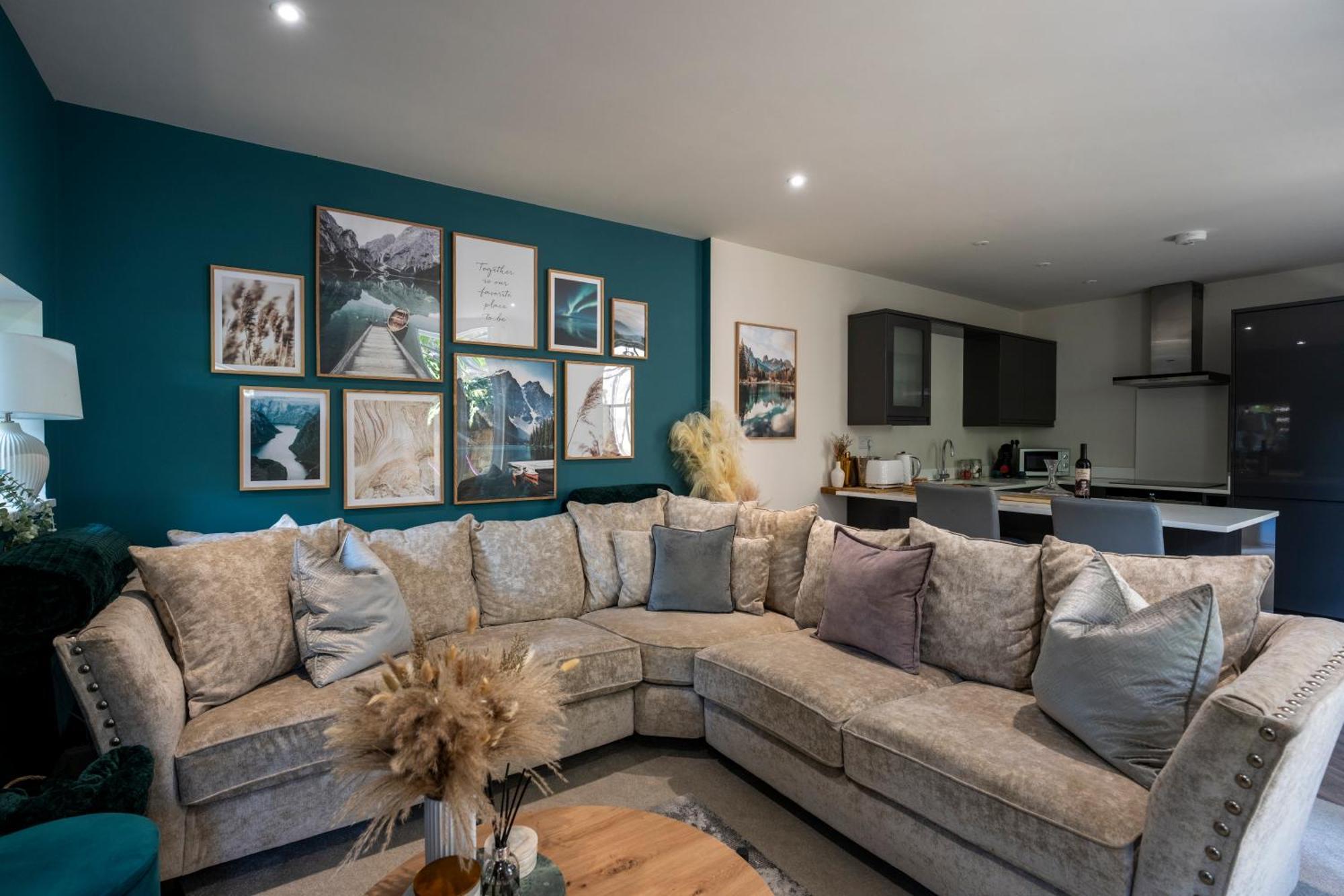 Spring Mount Huge Luxury Full Apartment- Harrogate Centre-Two Extremely Comfy Kingsize Bedrooms-Fully Equipped Modern Kitchen-Cosy Living Room With Huge Tv Exterior foto